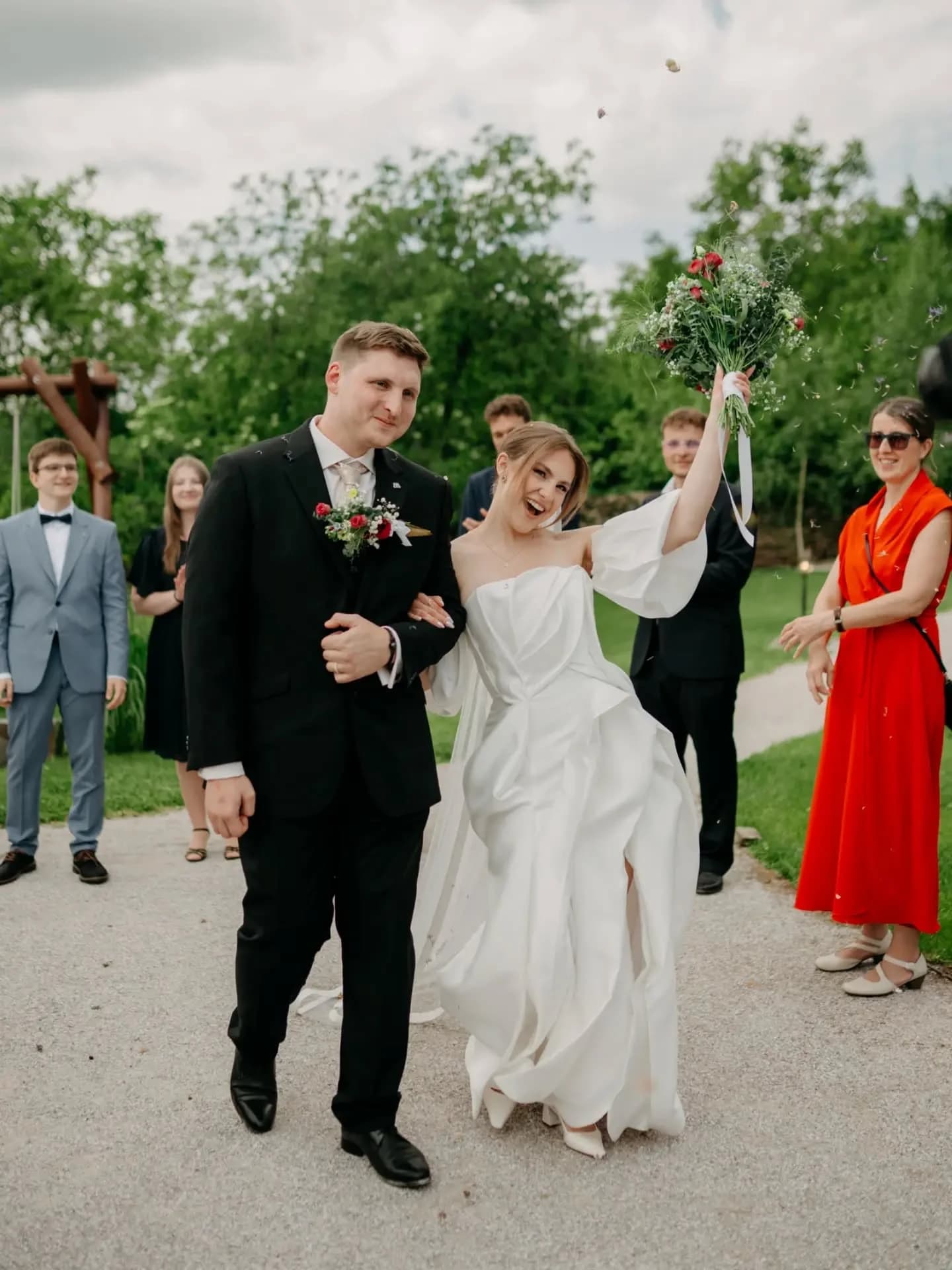 Monika Srovnalová - svatební a módní ateliér — fotografie 5