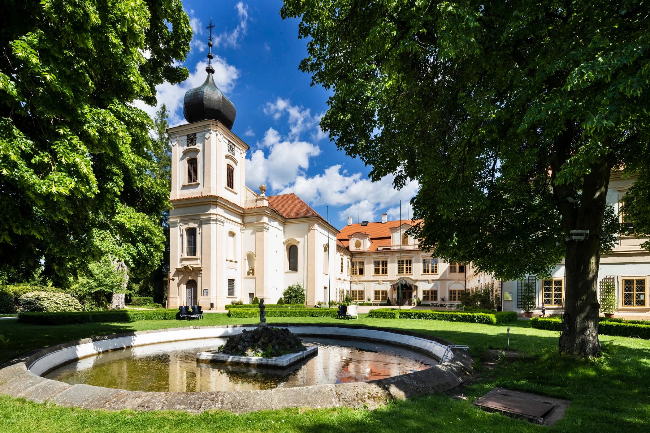 Zámek Loučeň — fotografie 4