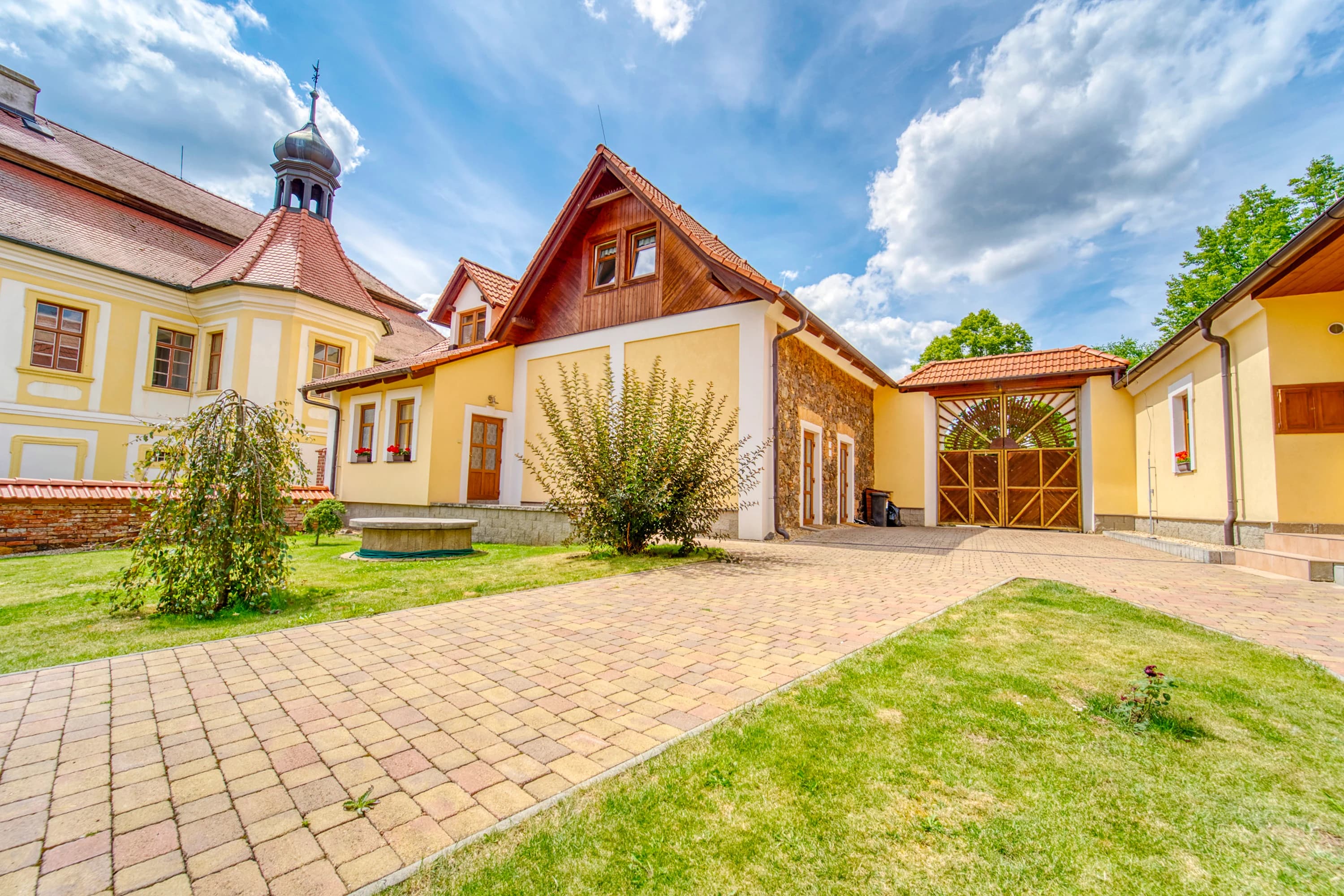 Bušovický dvůr — fotografie 2