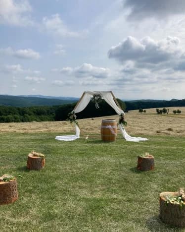 Hotel Buchlov - Svatba pod hradem — fotografie 2